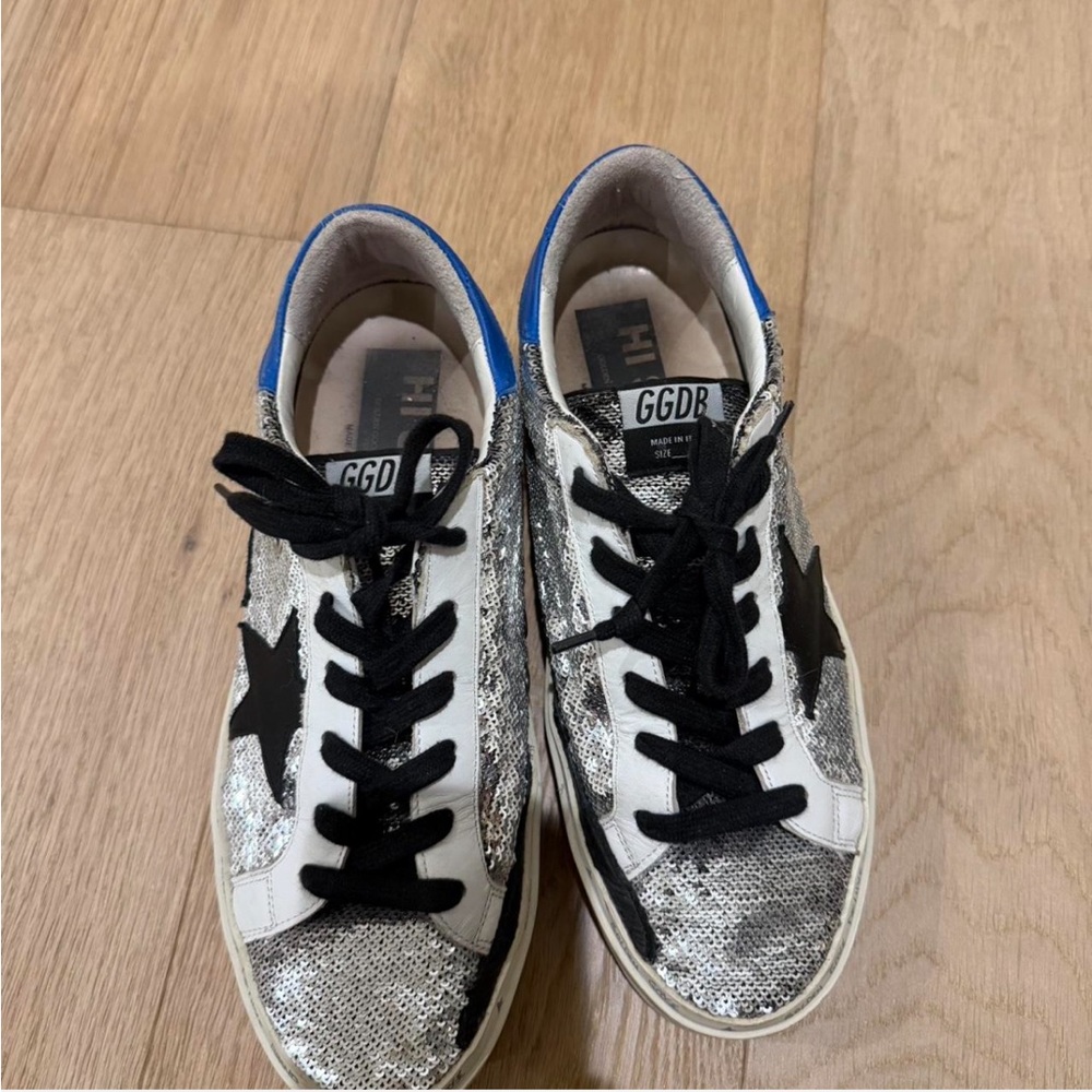 Sparkly and blue golden goose